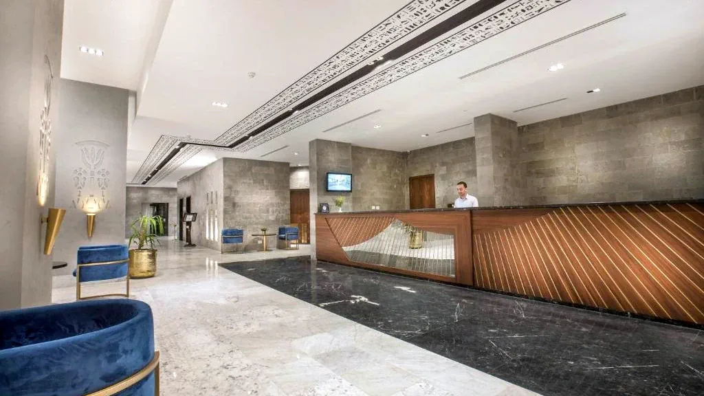 الفندق بيراميزا إيزيس الأقصر - الأقصر